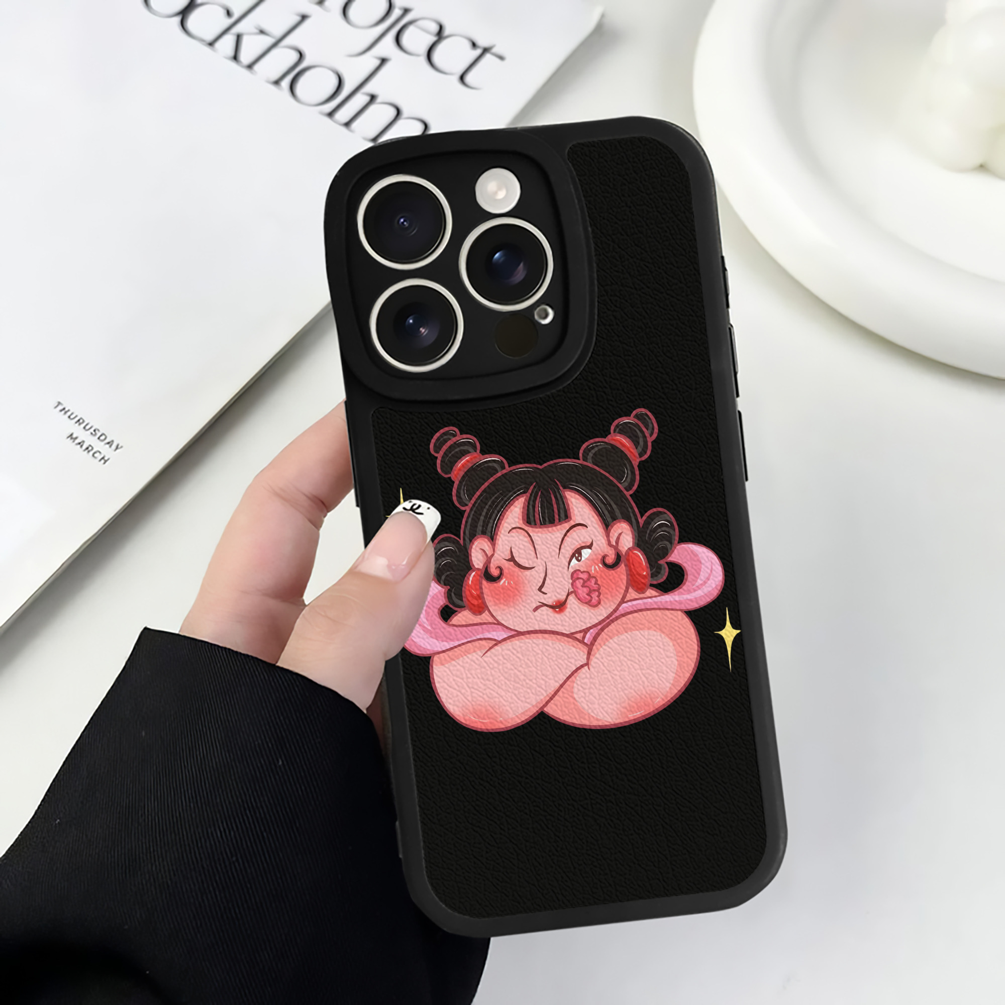 （画像用） Ne Zha 2 ナタ 魔童の大暴れ 【iPhone 16シリーズ対応】シリコンスマホケース（レザー調） 材質：シリコン